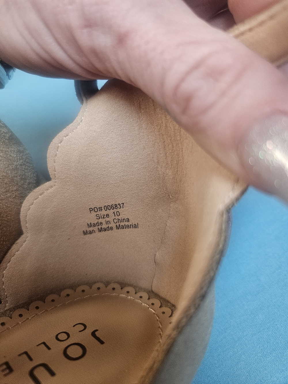 Journee Collection Women's Tan Scalloped Ankle Strap Flats - Picture 7 of 8
